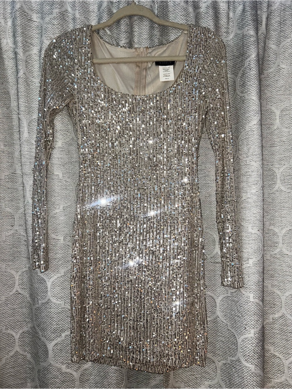 Sequin Long Sleeve Hoco Dress in Silver Like New